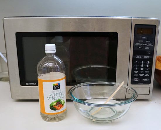cleaning a microwave with vinegar
