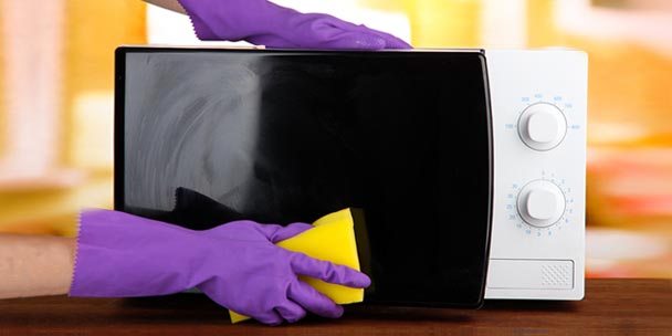 How to Clean Your Microwave at Home