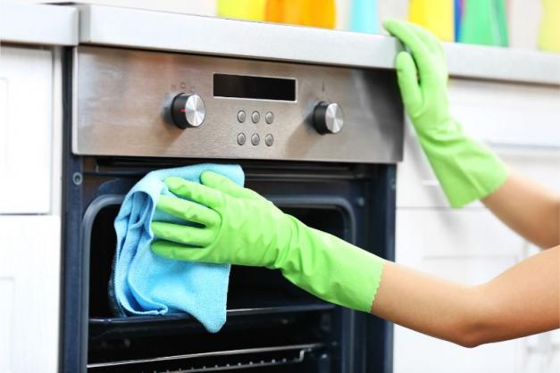 Appliances cleaning during the post construction cleaning