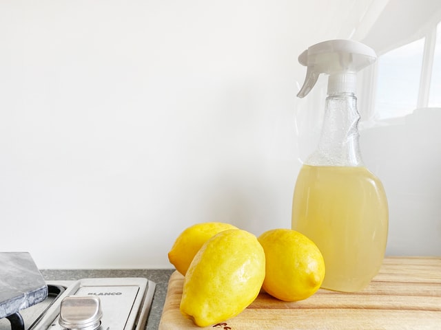 DIY cleaning products that you can use to be more eco-friendly.